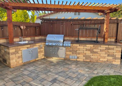 BBQ pit outdoor kitchen in Santa Maria
